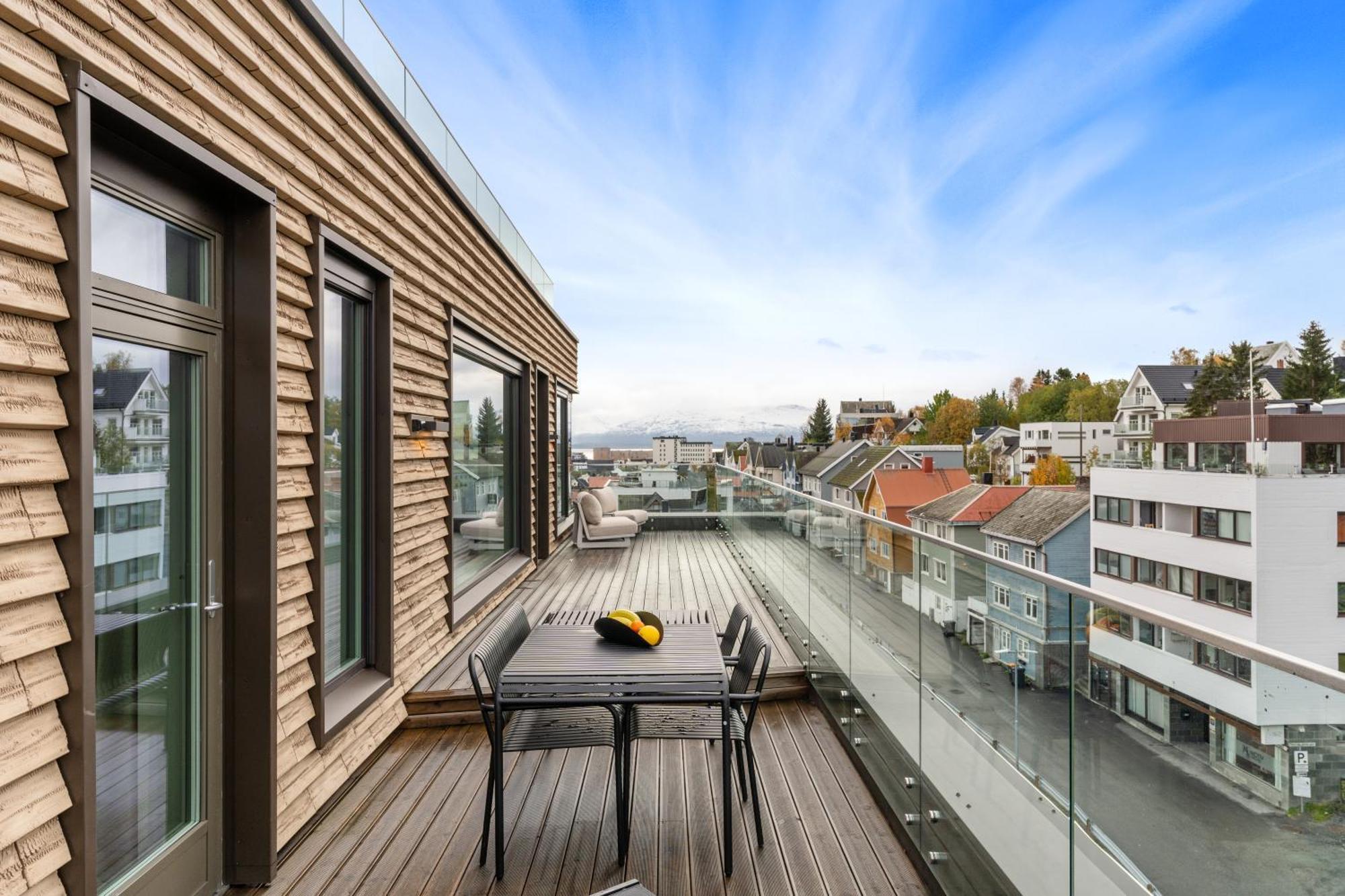 Luxury Apartment Downtown Tromso With 2 Bedrooms And 2 Bathrooms And Parking Eksteriør billede